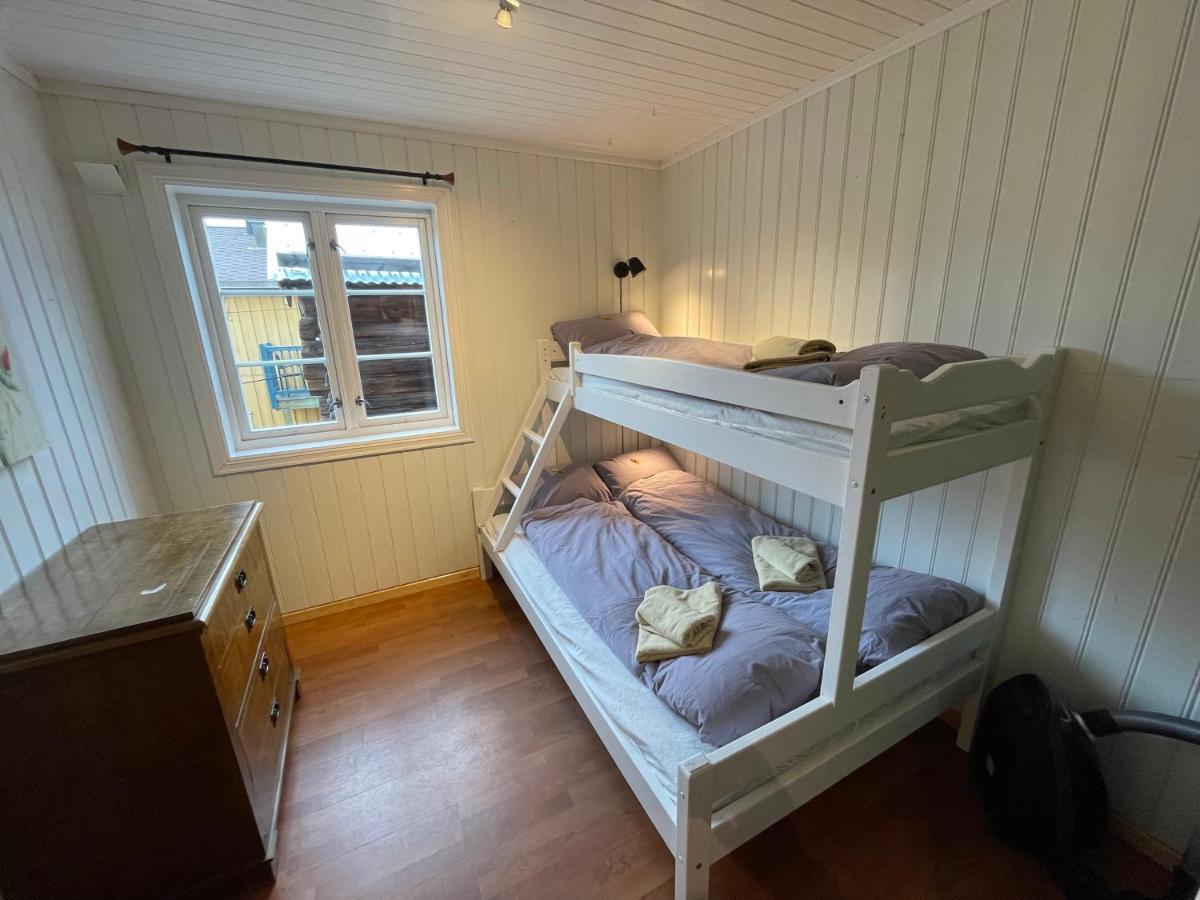 Kjerkgata 6 - Midt I Roros Sentrum Bagian luar foto
